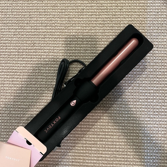 Foxy Bae Black and Rose Gold 25MM Curling Wand - Picture 3 of 3